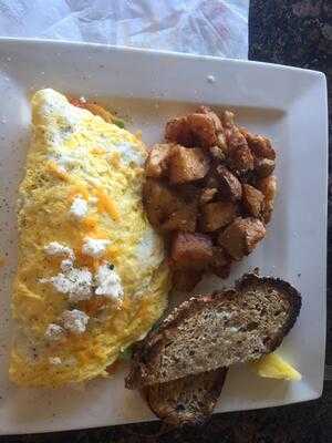 Newbreak Coffee & Cafe