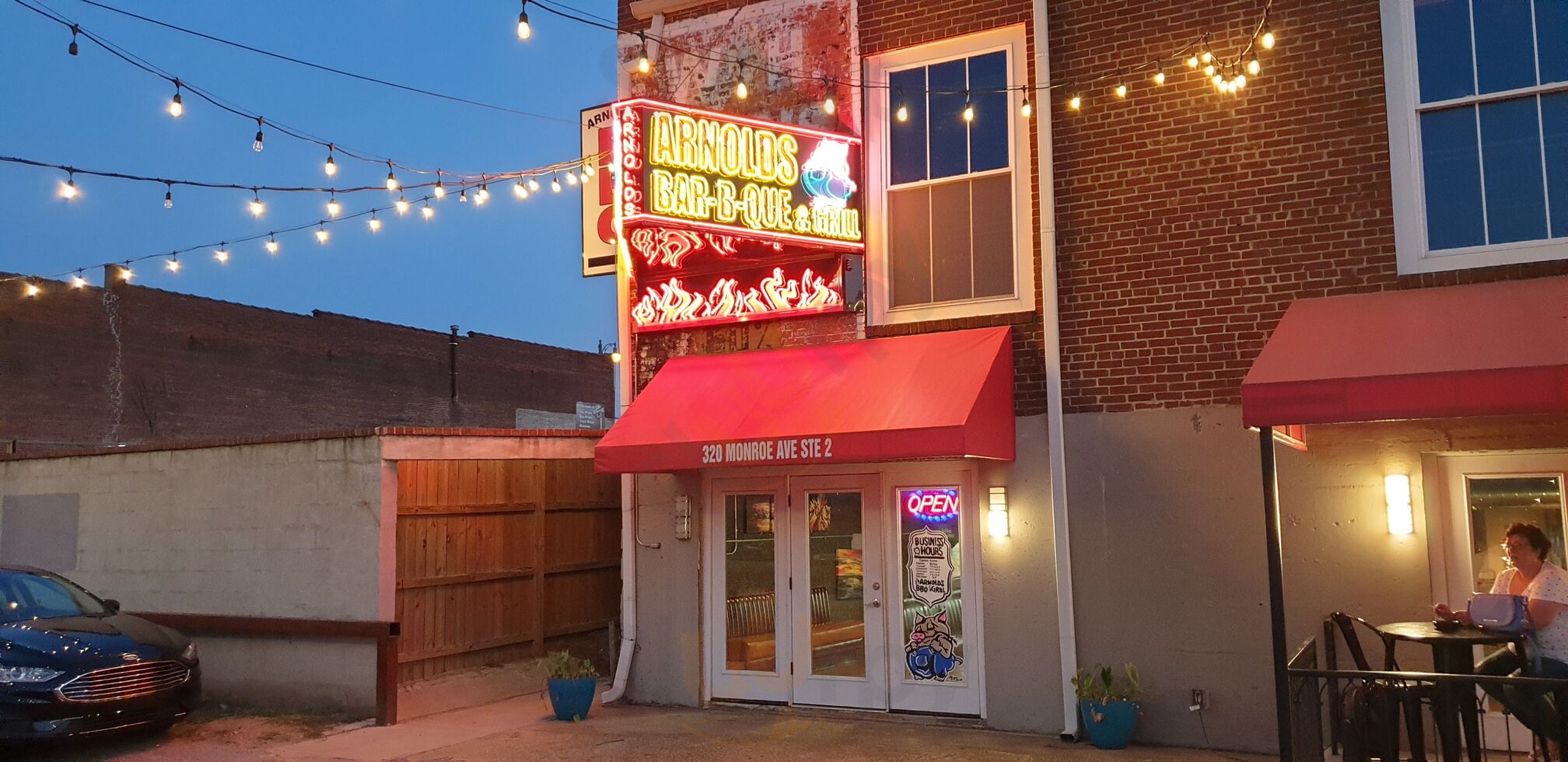 Arnold's Bar-b-que & Grill