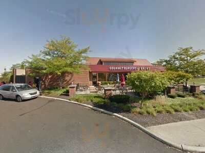 Red Robin America's Gourmet Burgers And Spirits