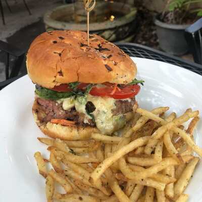 Mimosa Restaurant & Lounge