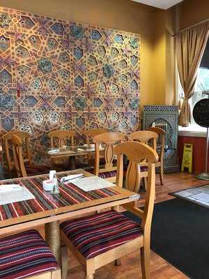 Raya's Lebanese Restaurant