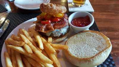 West End Grill & Pub