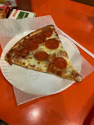 Luigi's Gourmet Pizza