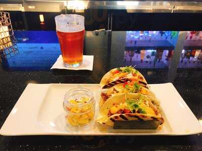 Moda Restaurant And Bar