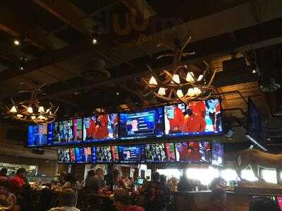 Twin Peaks Restaurants