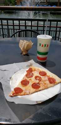 Dominic's Ny Pizzeria