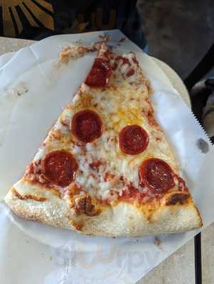 Dominic's Ny Pizzeria