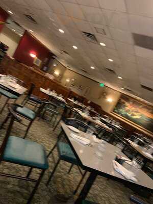 Mo's Fisherman's Wharf Inner