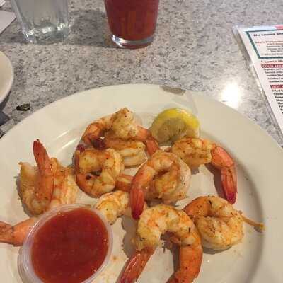 Mo's Fisherman's Wharf Inner