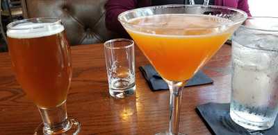 Barcadia Bar & Grill