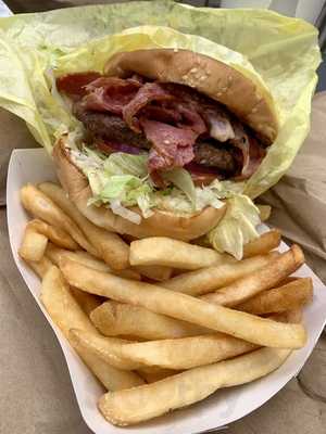California Burgers And Deli