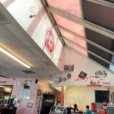 Omelet House 50's Diner