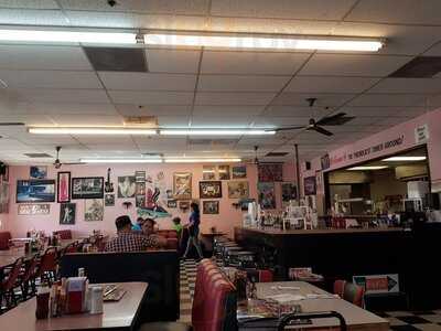 Omelet House 50's Diner
