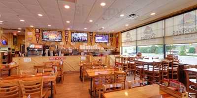 Rooster's Restaurant & Bar