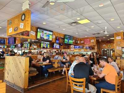 Rooster's Restaurant & Bar