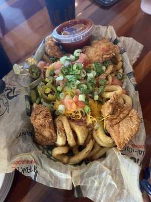 Rooster's Restaurant & Bar