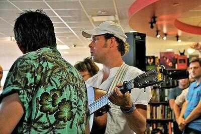 Mojo Books & Records Cafe