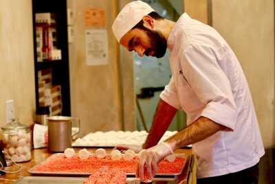 Aux Merveilleux De Fred