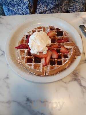 The Nosh Of Beverly Hills