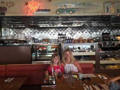 The Nosh Of Beverly Hills