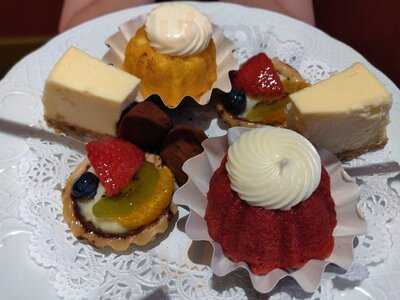 The Tavern At The Henley Park Hotel