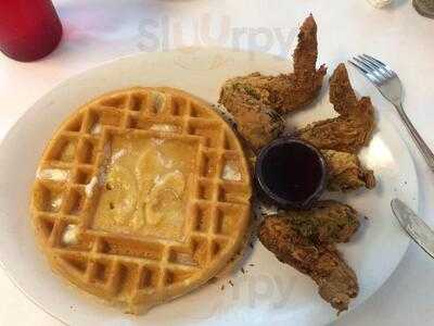 Ma Momma's House Of Cornbread Chicken And Waffles