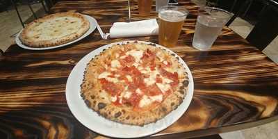 Elemento Neapolitan Pizza