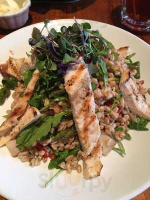 Knickerbocker Bar & Grill