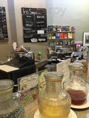 Iris Book Cafe