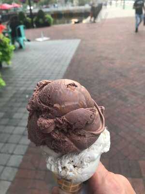 Lucky's Coffee, Ice Cream And Candy