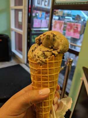 Lucky's Coffee, Ice Cream And Candy