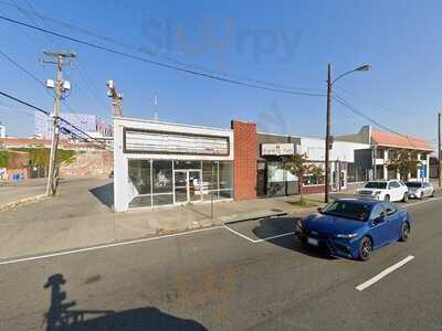 Elsa Cafe And Market