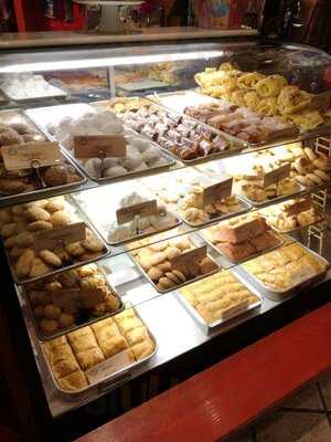 Artopolis Bakery & Cafe