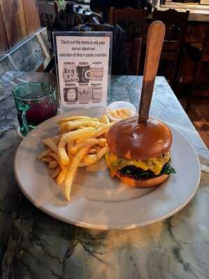 Keg & Lantern Bar And Grill