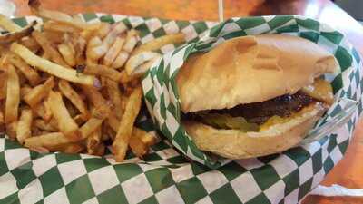 Tommy's Hamburger Grill & Patio