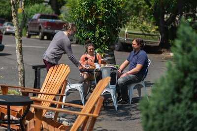 Oui Wine Bar + Restaurant At Southeasr Wine Collective