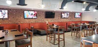 The Hub Bar And Grill