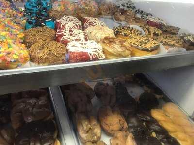 Baker's Donuts