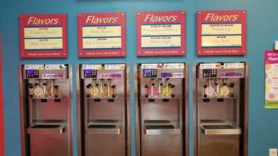 Sweet Savannah's Frozen Yogurt & Toppings