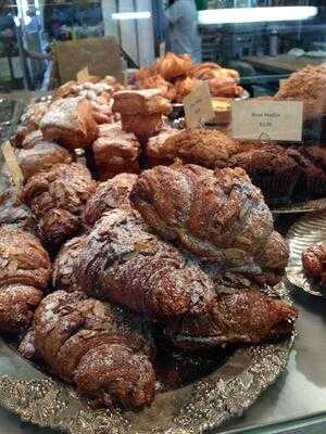 Le Reve Bakery & Cafe