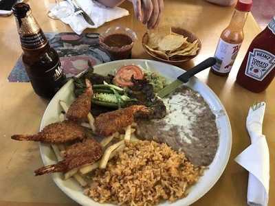 La Perla Taqueria Restaurant