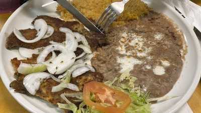 La Perla Taqueria Restaurant