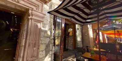 Gourdough's Public House