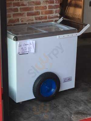 Mr. Moto Pizza House