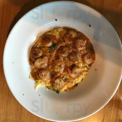 On The Rox Bar And Grill