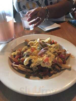 On The Rox Bar And Grill