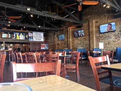 On The Rox Bar And Grill