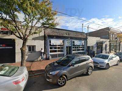 On The Rox Bar And Grill