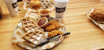 Joella's Hot Chicken At The Banks