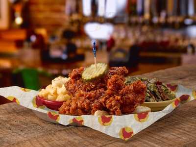 Joella's Hot Chicken At The Banks